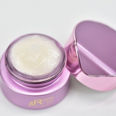 眼周圍有脂肪?？梢赃@樣做！