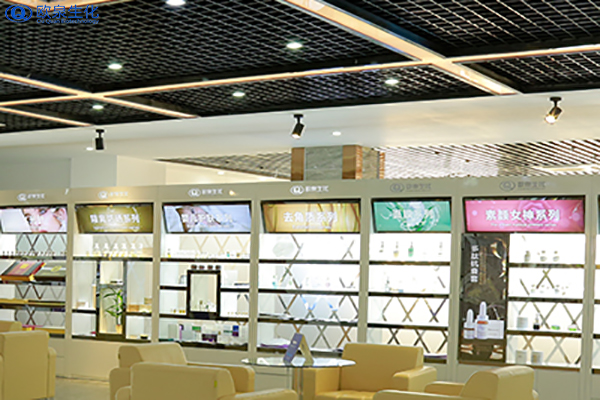 夏天化妝品店應該賣什么化妝品？