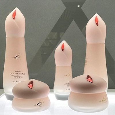 護膚產(chǎn)品合適裝什么包材？